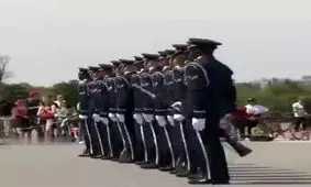 رژه بسیار زیبا و دیدنی از سربازان