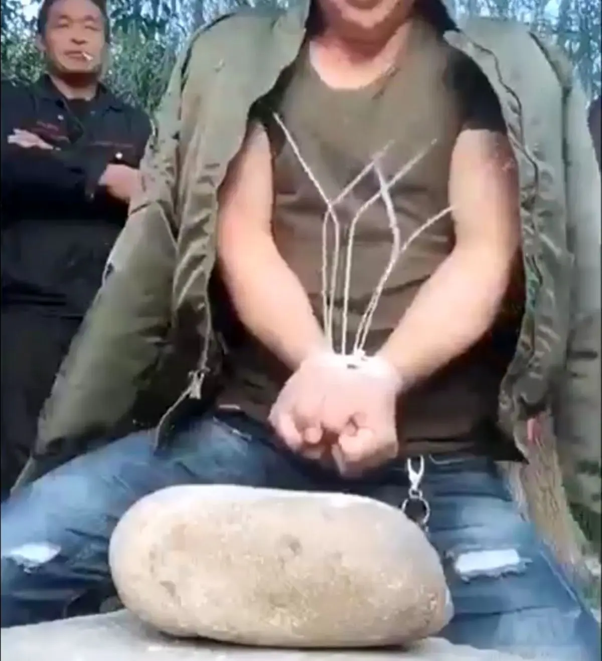 مردی با دستان فولادی