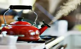 موقع دم کردن چای آب کتری را عوض کنید؛