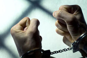 دستگیری ۳ نفر از کارکنان اداره صنعت و معدن و تجارت استان مرکزی