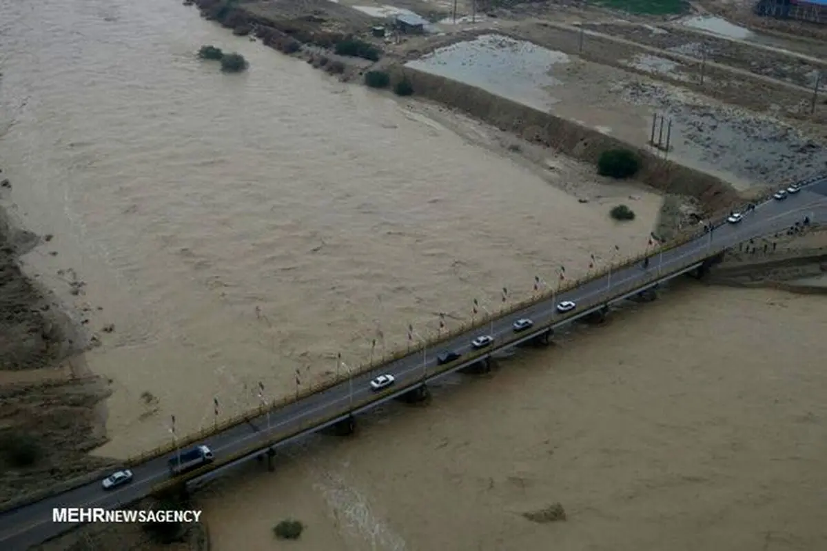 راه‌های مواصلاتی استان بوشهر باز است/ مهار آتش‌سوزی در دیلم