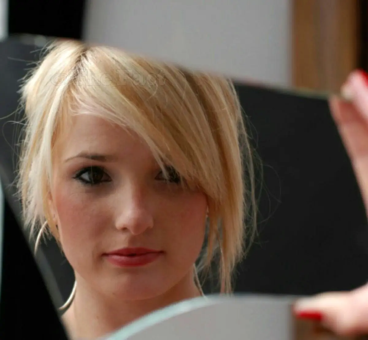 آینه های دروغگو