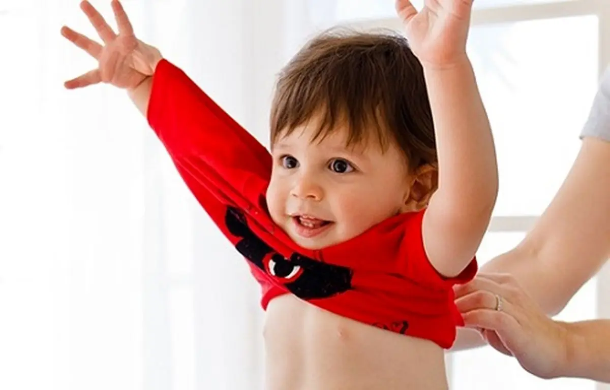 مقاومت کودکان در برابر لباس پوشیدن را چگونه مدیریت کنیم؟