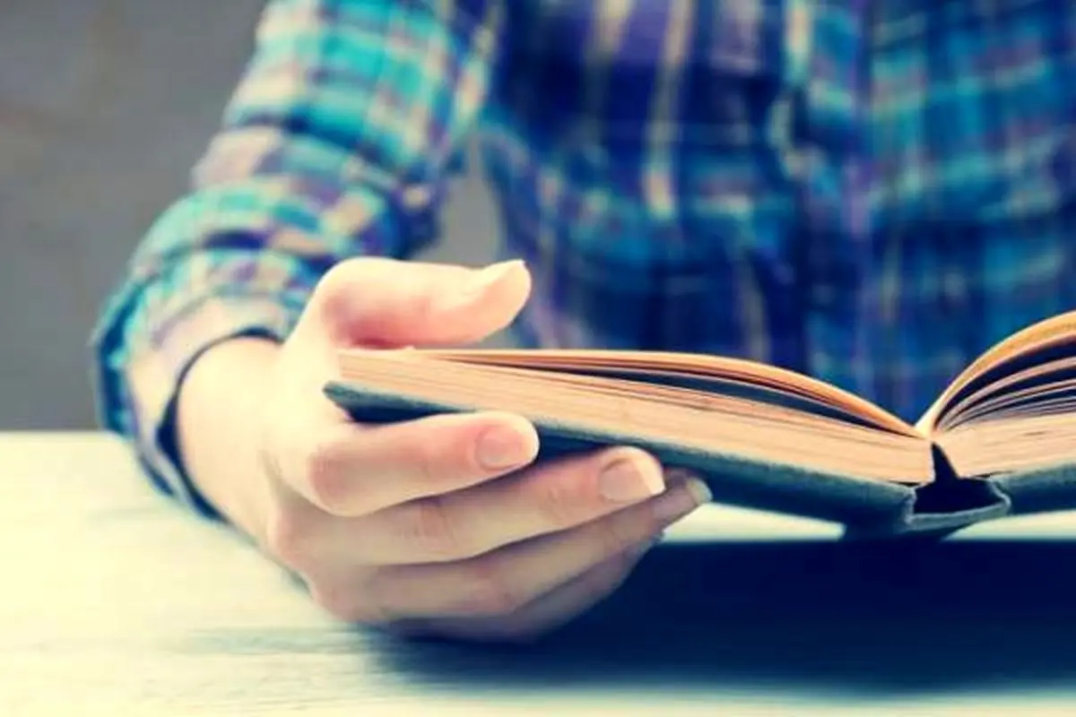 فیلم+مقایسه شهروندان ایرانی و آمریکایی در مطالعه کتاب