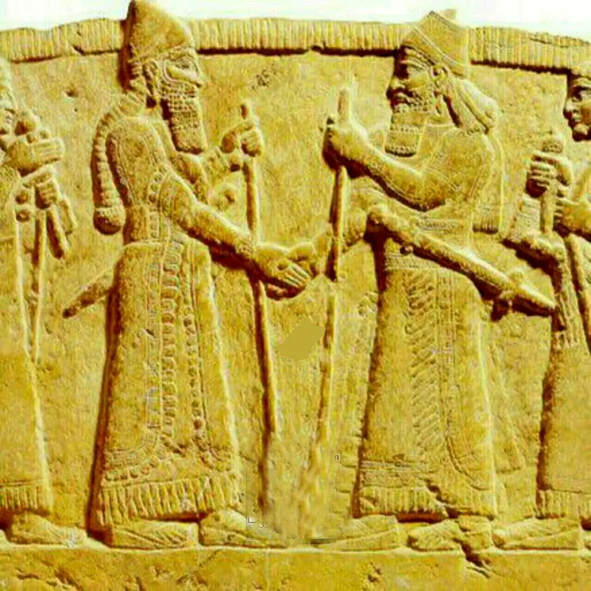 سنت دست دادن به چه خاطر بوده است؟