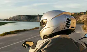 تصویب الزامی بودن کلاه ایمنی برای تمامی سرنشینان موتور