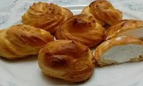 طرز تهیه نون خامه ای (نارنجکی)