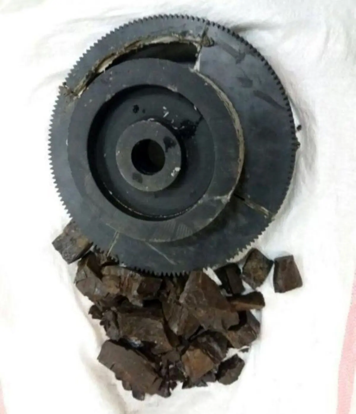 کشف تریاک از لابه لای چرخ دنده توسط ماموران گمرک