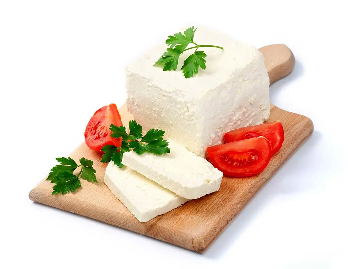 قیمت انواع پنیر در غرفه تره بار