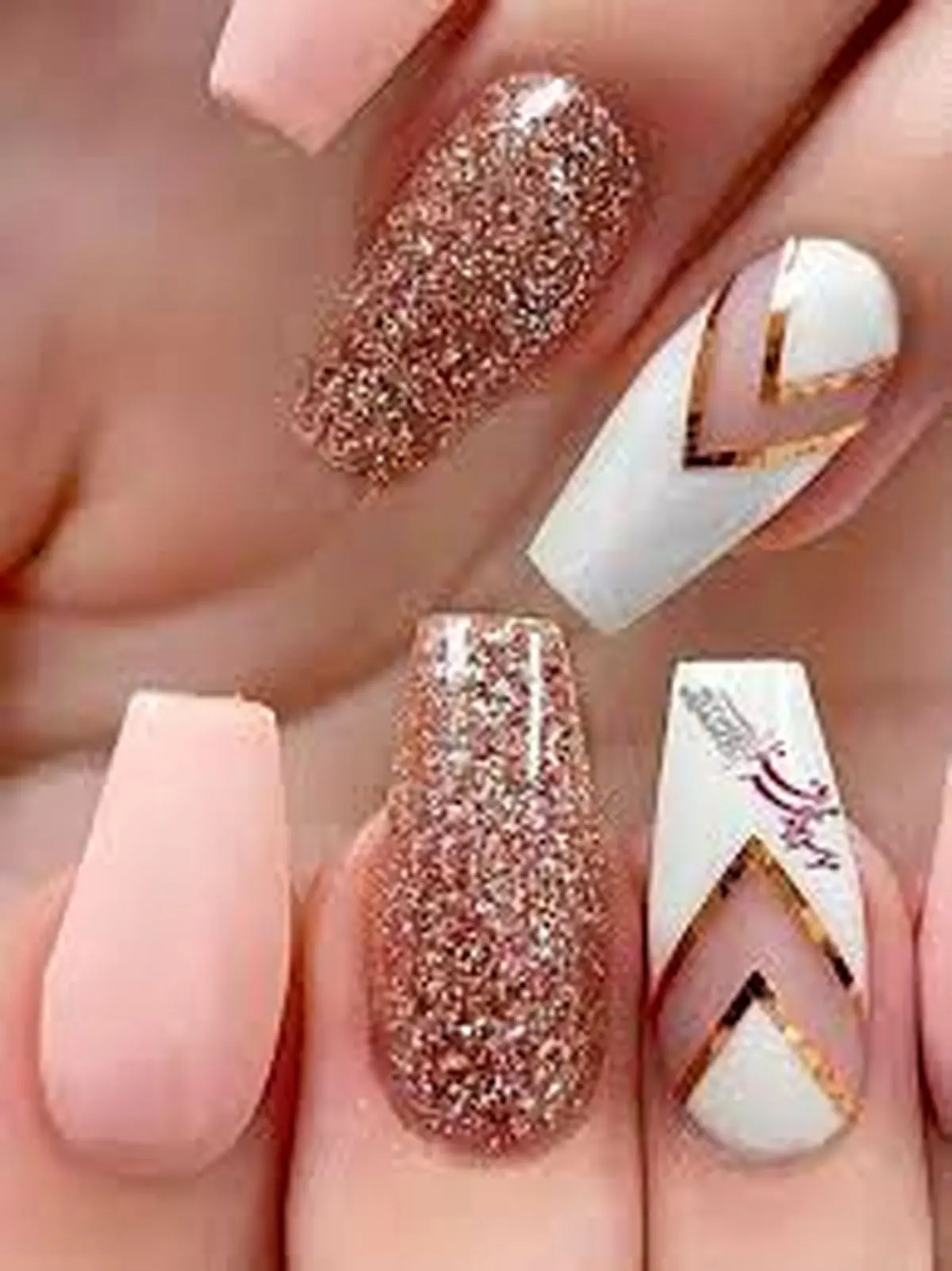 ویدئو آموزشی کاشت ناخن