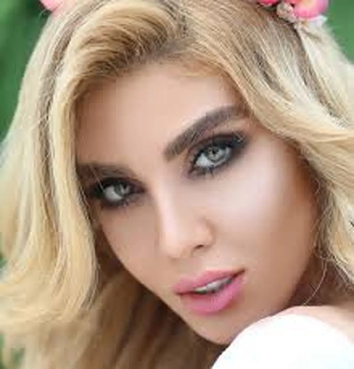 یک مدل یک میکاپ بسیار جذاب و زیبا