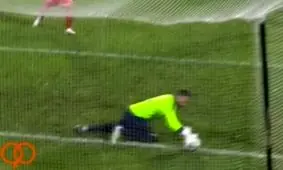 قاب ویژه از صحنه مشکوک دروازه پرسپولیس؛ توپ از خط رد شد؟