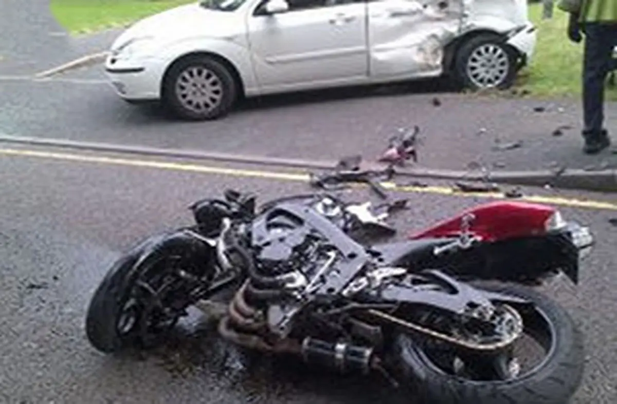 تصادف وحشتناک حین دور زدن بی‌جا در خیابان + فیلم