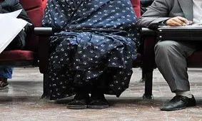 15 ساعت زندگی دختر شیشه‌ای با جسد مادرش