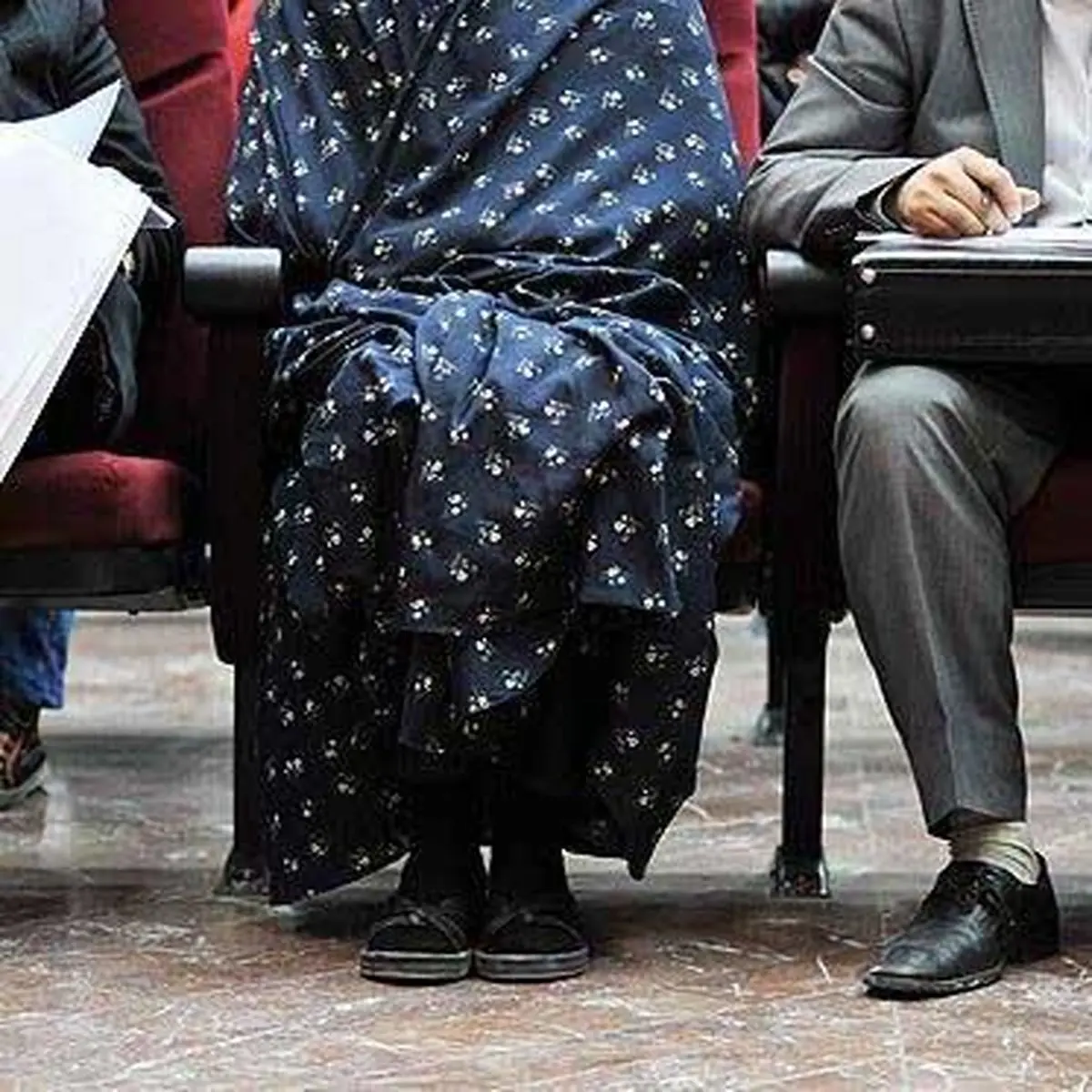 15 ساعت زندگی دختر شیشه‌ای با جسد مادرش