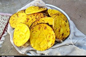 پخت نان سنتی در روستاهای زنجان به روایت تصویر