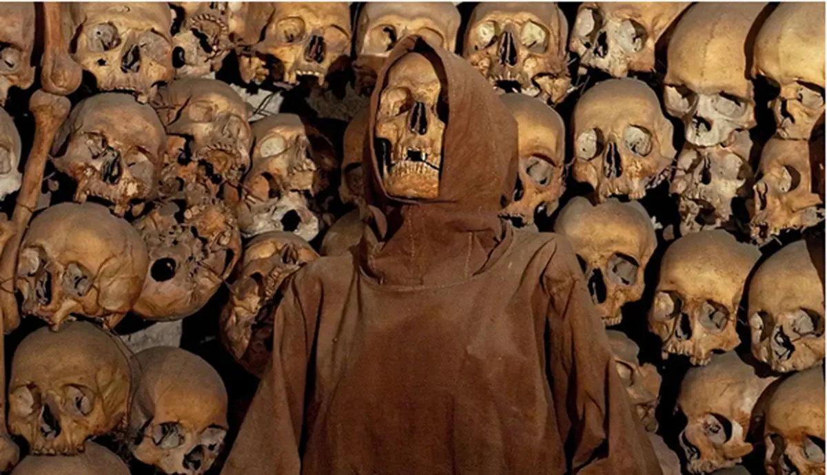 عجایب زیرزمینی جهان؛ از زیستگاه کرم‌های شب‌تاب تا دخمه اسکلت‌های رم