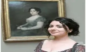 بازدید کننده ها در بازدید از موزه