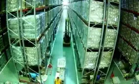 فروریختن قفسه های یک انبار