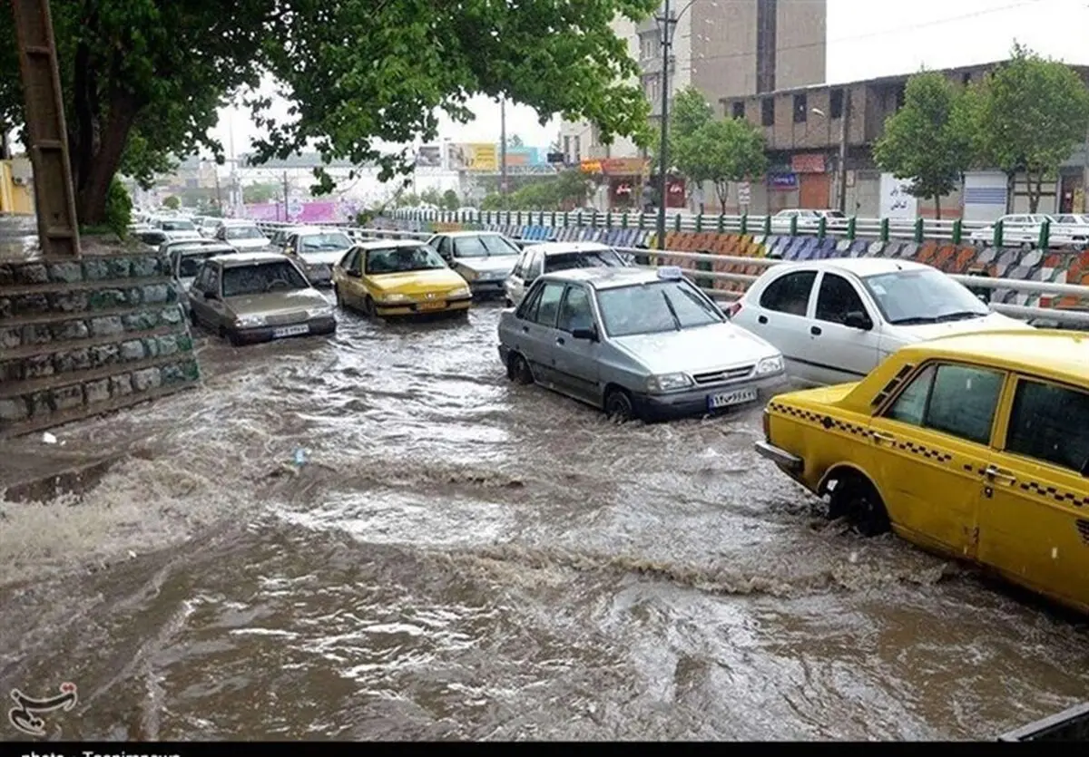 بارش‌ شدید باران سبب اختلال در تردد جاده‌ای می‌شود؛ جلوگیری از خسارات احتمالی