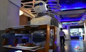 جدیدترین روبات پیشخدمت وارد نپال شد / توانایی تعامل با مشتریان / گفتگو به دو زبان نپالی و انگلیسی