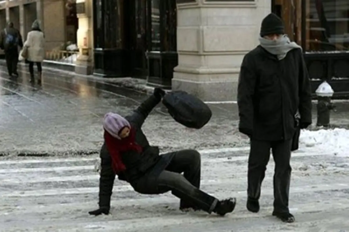 برای راه رفتن ایمن روی برف این توصیه ها را بخوانید +عکس