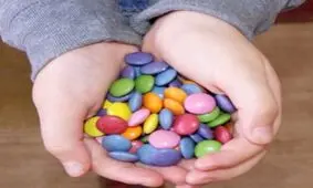 كودكی كم هوش وبيمار می‌خواهيد حتما برای او اسمارتيز بخريد !