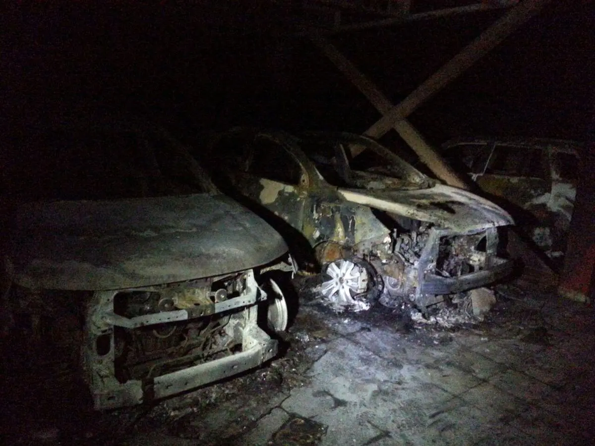 انفجار دو خودرو بر اثر تصادف روی پل +فیلم