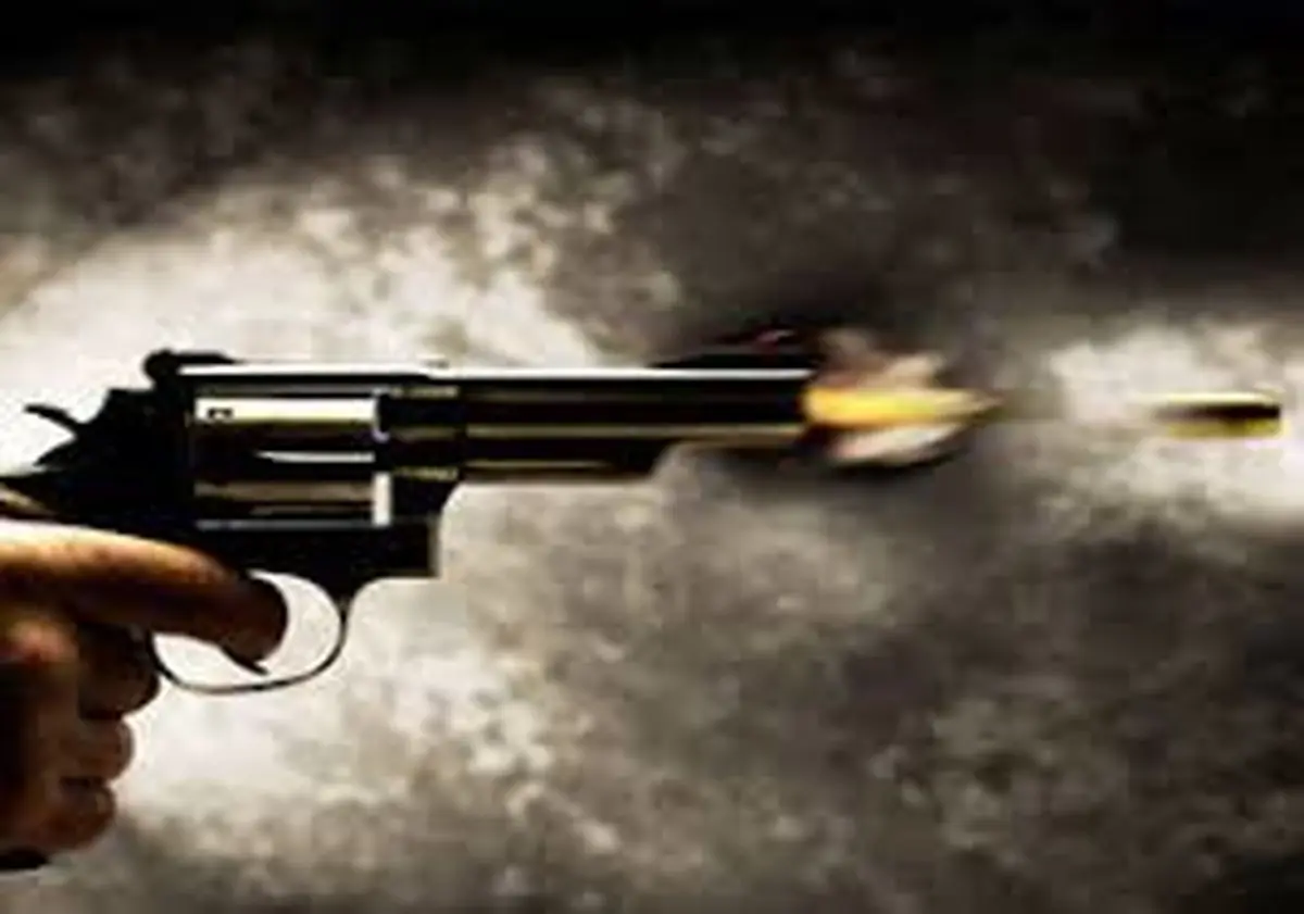 مردی که با اسلحه زورگیری می کرد با تیر اسلحه ای از پا در آمد+فیلم