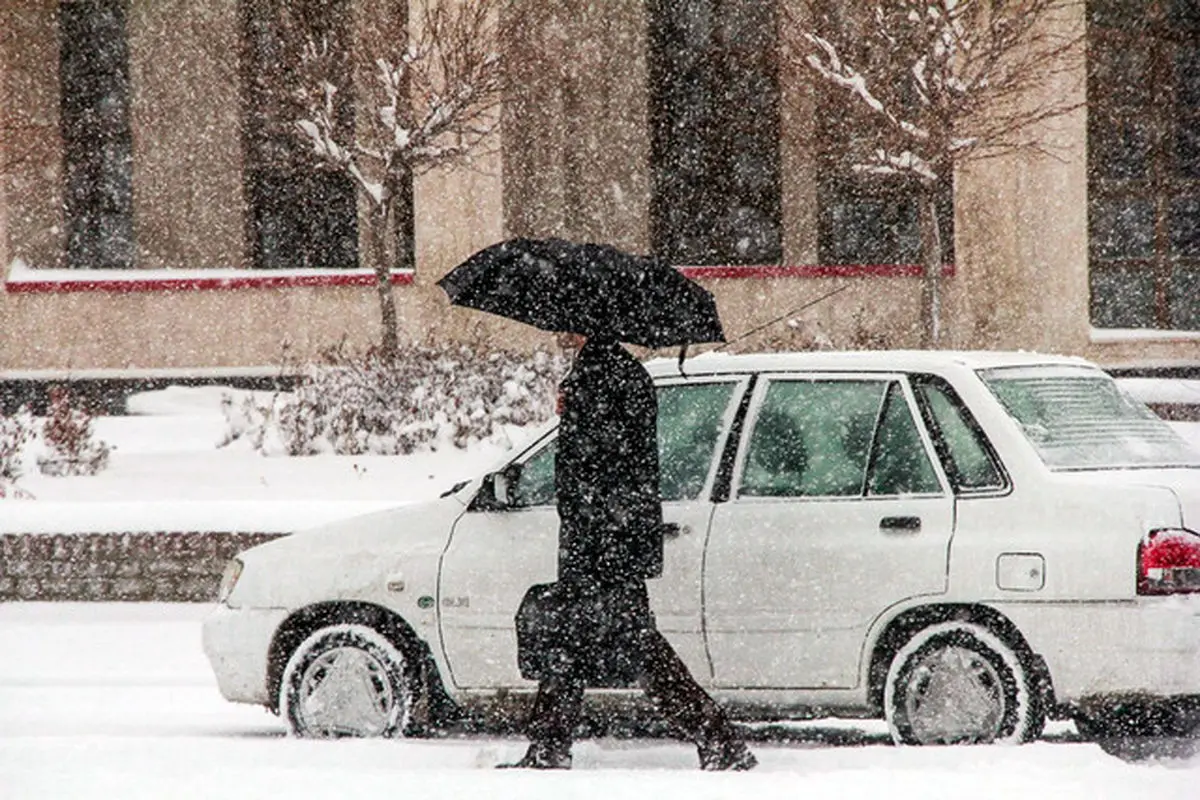 وقوع 70 حادثه در پی بارش برف در مشهد