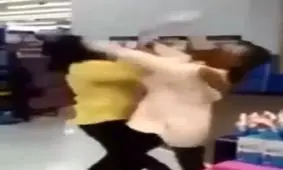 فیلم/ جنگ داخلی در فروشگاه‌های آمریکا!