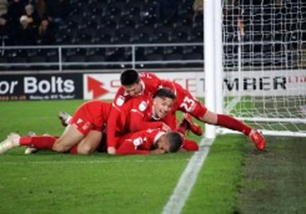 چمپیونشیپ انگلیس/ پیروزی خارج از خانه ناتینگهام فارست و تساوی ردینگ