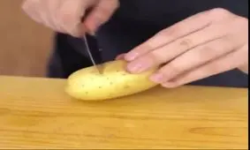 چطور پوست سیب زمینی بگیریم؟