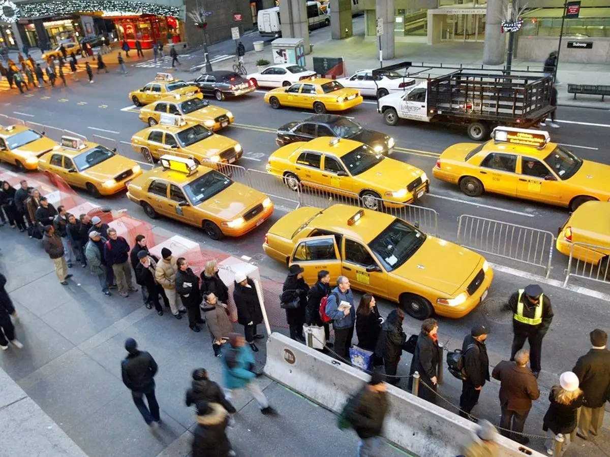 قانون عجیب تاکسی های اندونزی