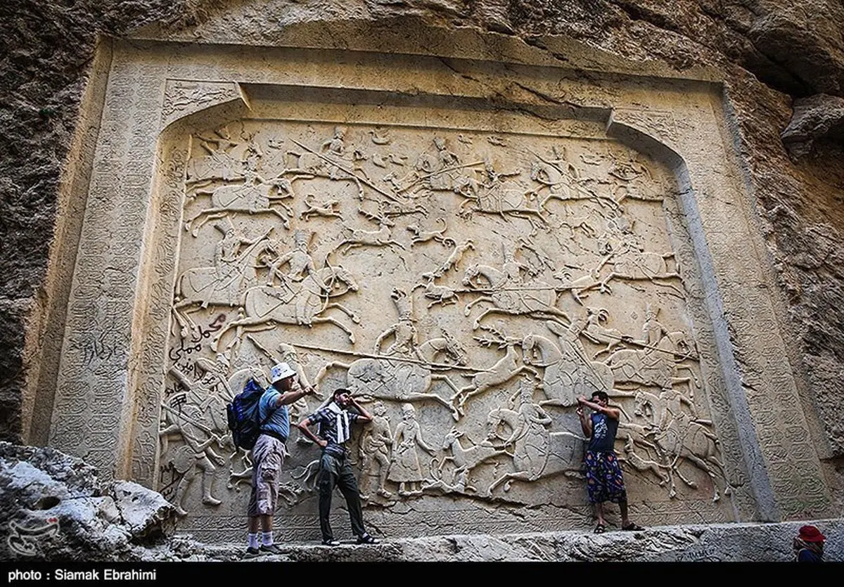 چرا کتیبه‌های فارسی از چین تا آفریقا وجود دارد/ ماجرای ۱۰۰ کتیبه فارسی در تنها شهر شیعه‌نشین روسیه