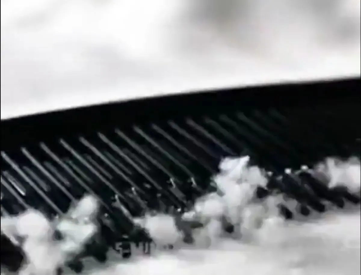 ترفندهای خانه داری برای پرز لباسها