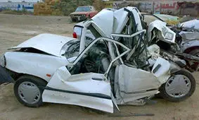 له شدن پراید پس از برخورد با هجده چرخ + فیلم