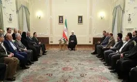 روحانی: برایم خیلی سنگین بود که مردم علی رغم گرانی و مضیقه اعتراضی به زبان نیاوردند /نباید به گونه‌ای اقدام کنیم که مردم از دین و مذهب، بیزار شوند/برخی جناح‌بندی‌های عجیب و غریب در کشور وجود دارد