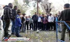 توپ عادل فردوسی‌پور در دروازه پسران "سرای نور"