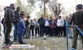 توپ عادل فردوسی‌پور در دروازه پسران "سرای نور"
