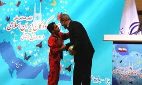 دانش آموز یزدی از وزیر در حذف تکلیف شب قدردانی کرد