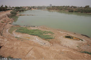 سقوط یک پراید به داخل رودخانه در فومن