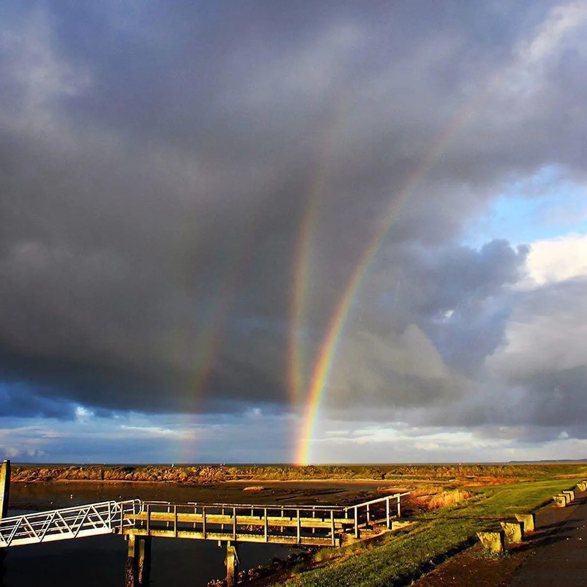 پدیده ی نادر رنگین کمان چهارتایی