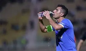 مبعلی یک نیمه کاپیتان، یک نیمه مربی