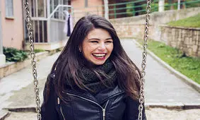 تظاهر به شاد بودن خوب است یا بد؟