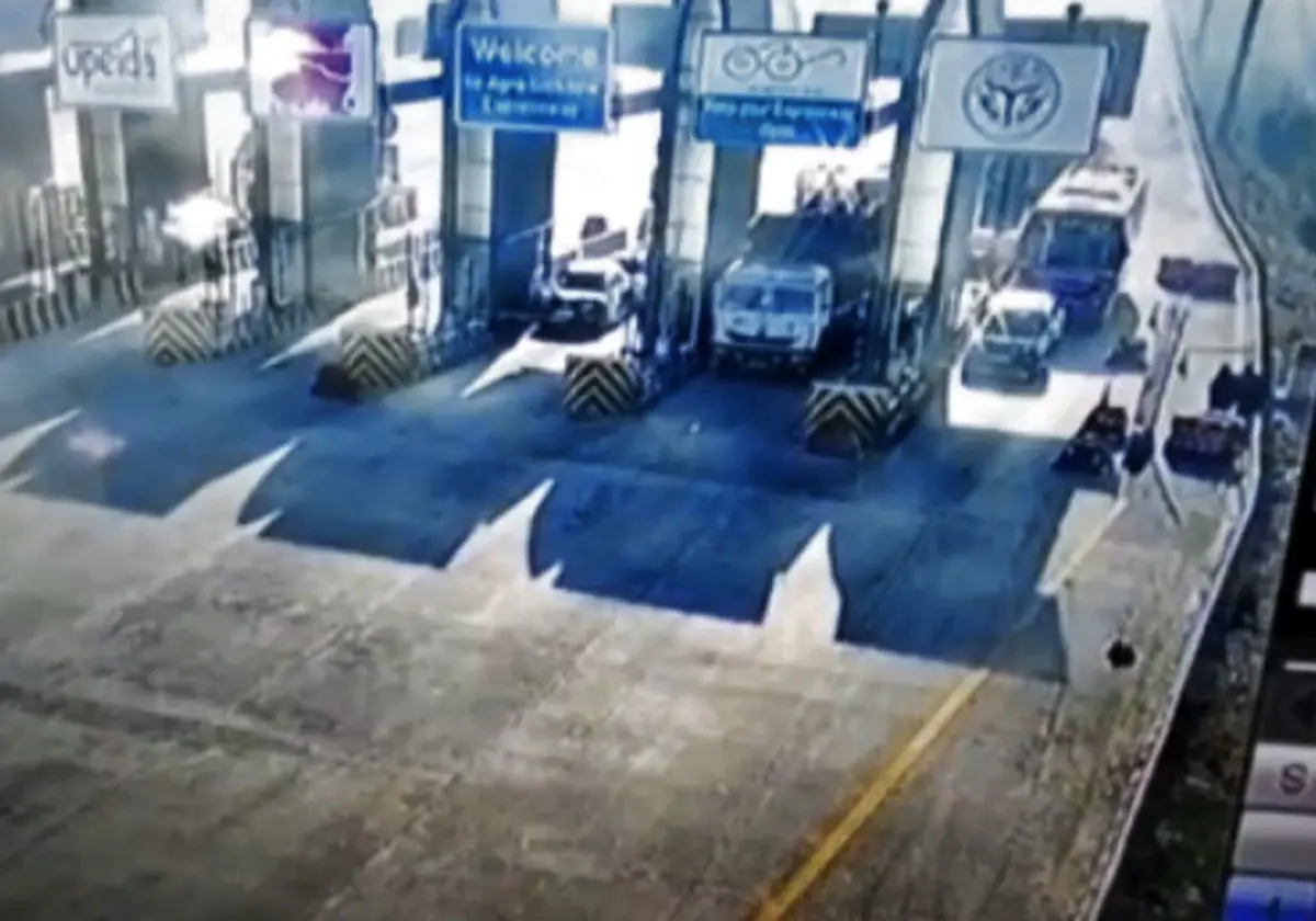 اقدام عجیب راننده اتوبوس برای فرار از پرداخت عوارض بزرگراه + فیلم