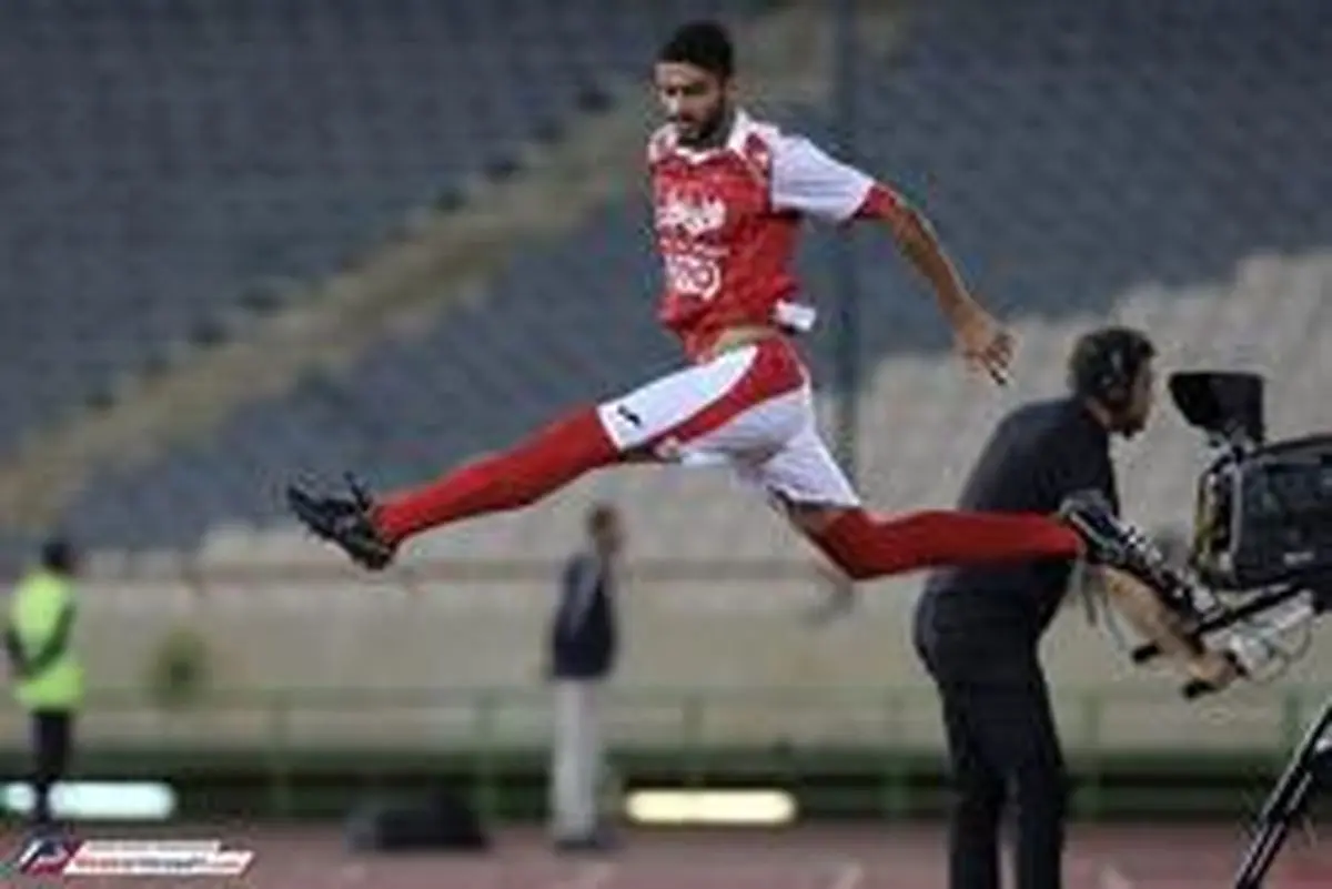 عکس/ واکنش شایان به نظر کارشناس داوری بازی با تراکتور