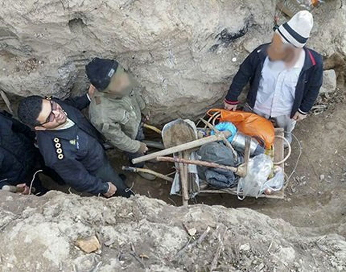 دستگیری 10 نفر در حین جستجوی آثار باستانی