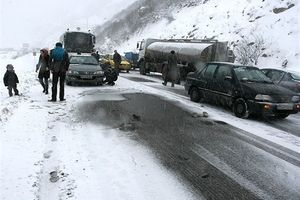 لغزندگی شدید درمحورهای لرستان/همراه داشتن زنجیر چرخ الزامی است