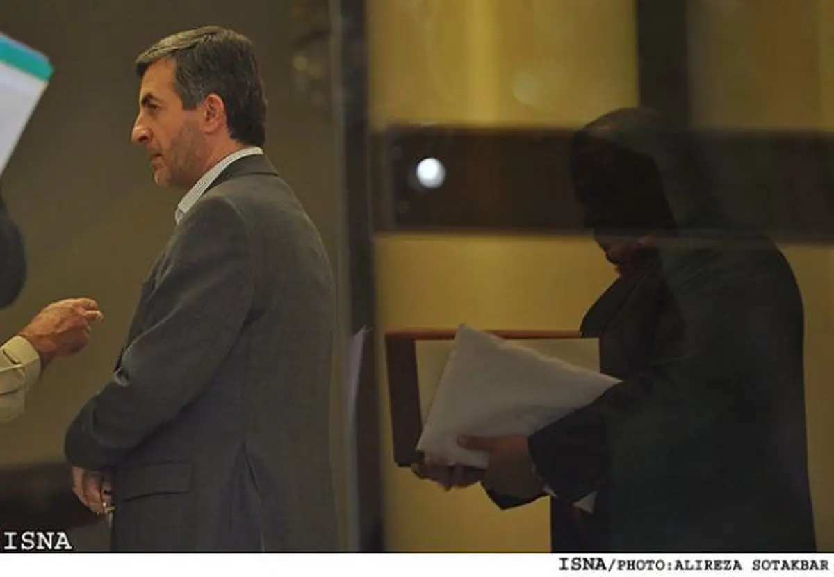 ارجاع پرونده مشایی به دادگاه تجدید نظر استان تهران/ تاریخ دادگاه رئیس دفتر احمدی نژاد هنوز مشخص نشده است